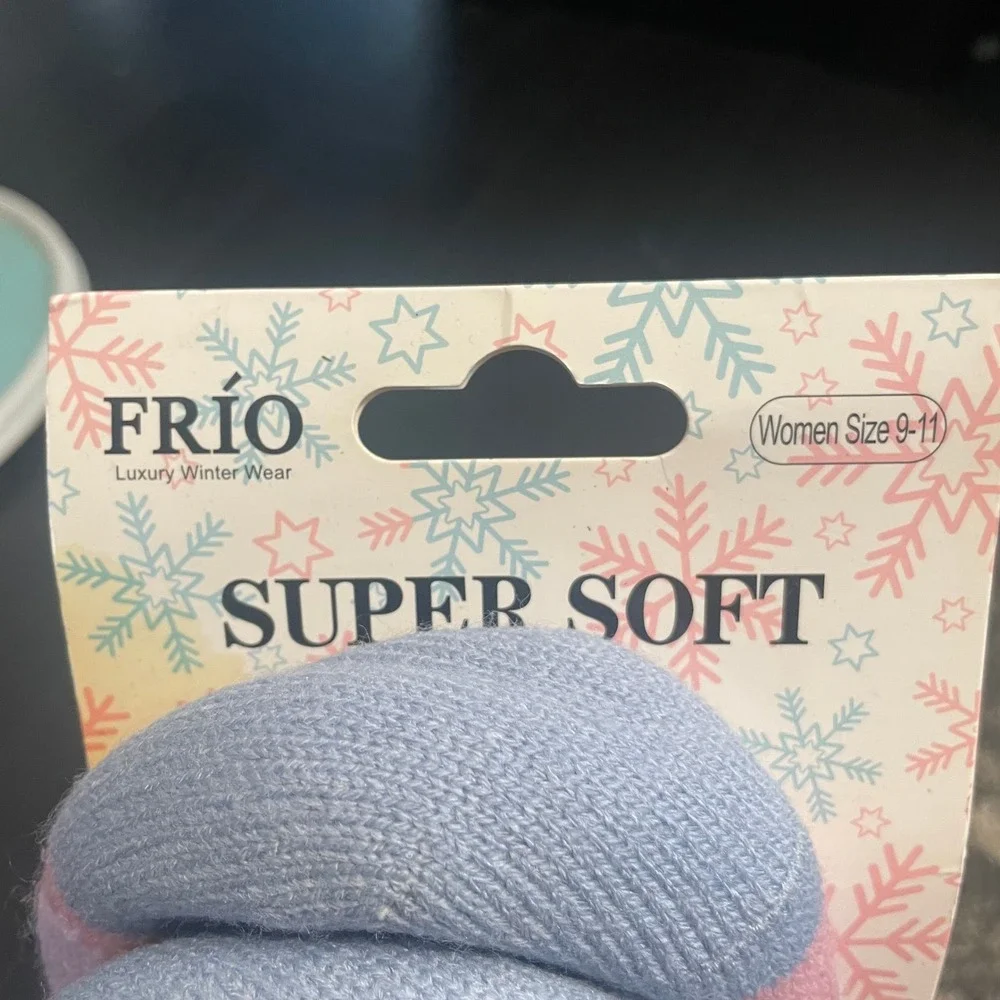 FRÍO Super Soft Winter Footwear Grip Bottoms Sherpa Lining New Socks‎